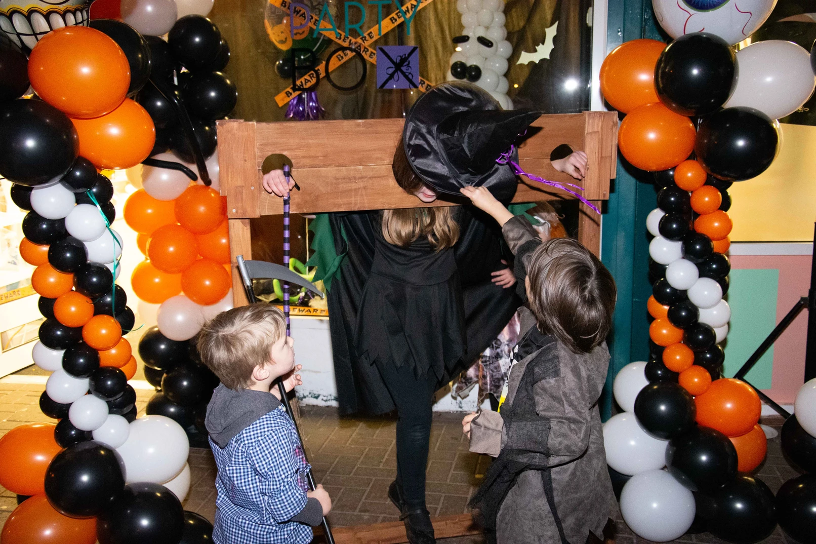 Party Box Party & Balloons